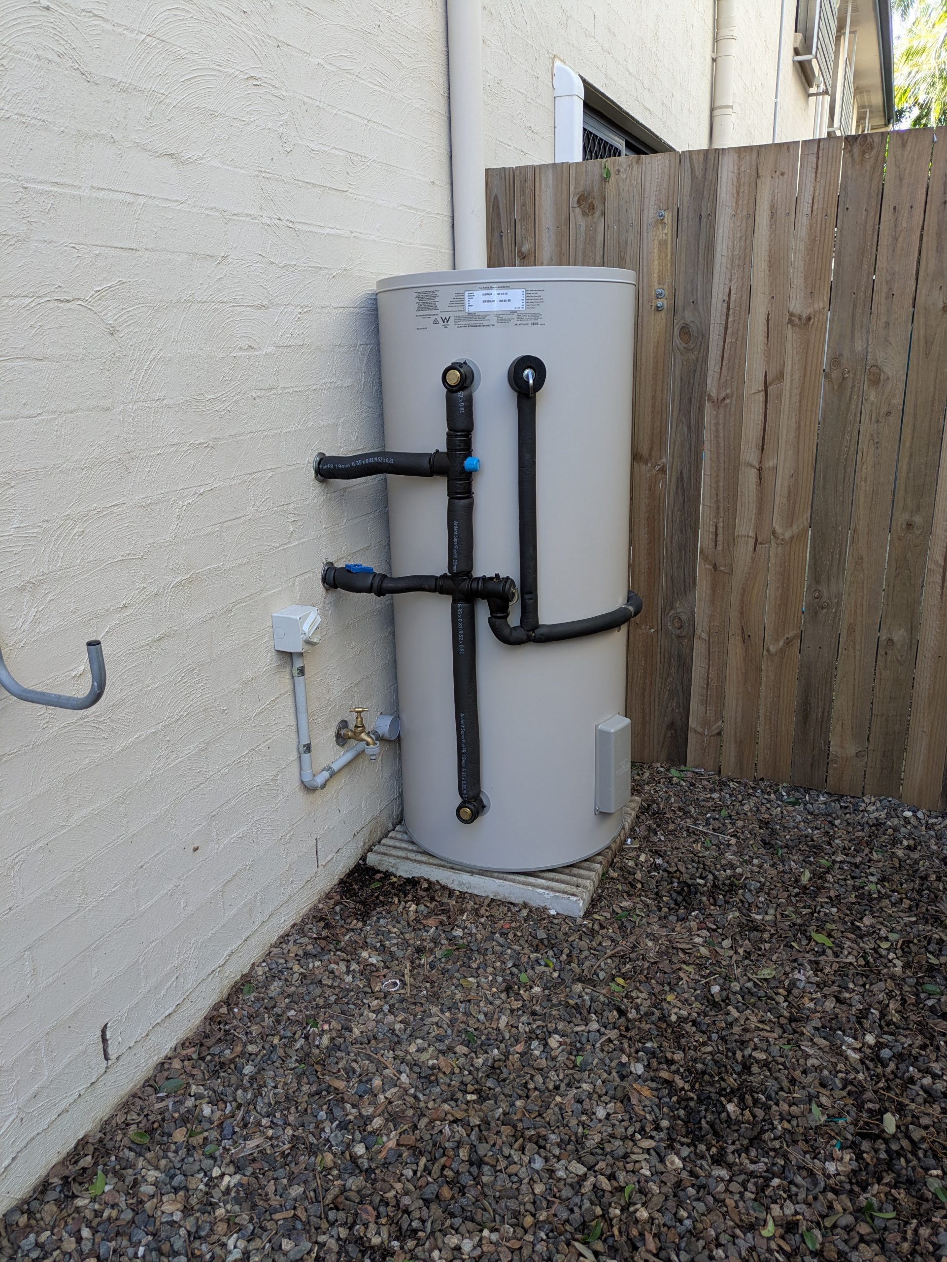 KM Plumbing and Maintenance: Expert plumbing for homes and businesses. We handle repairs, installations, and emergencies quickly and professionally.